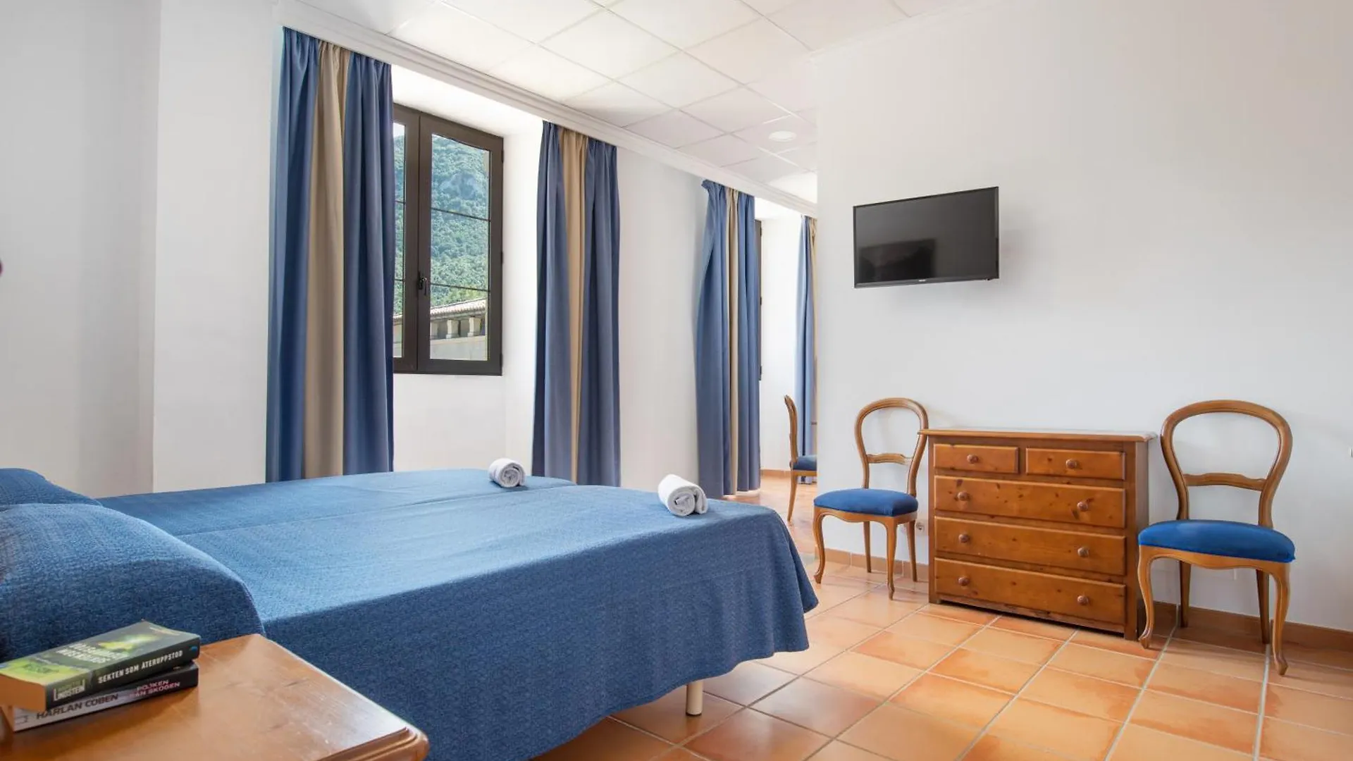 Hotel Santuari De Lluc 2*,