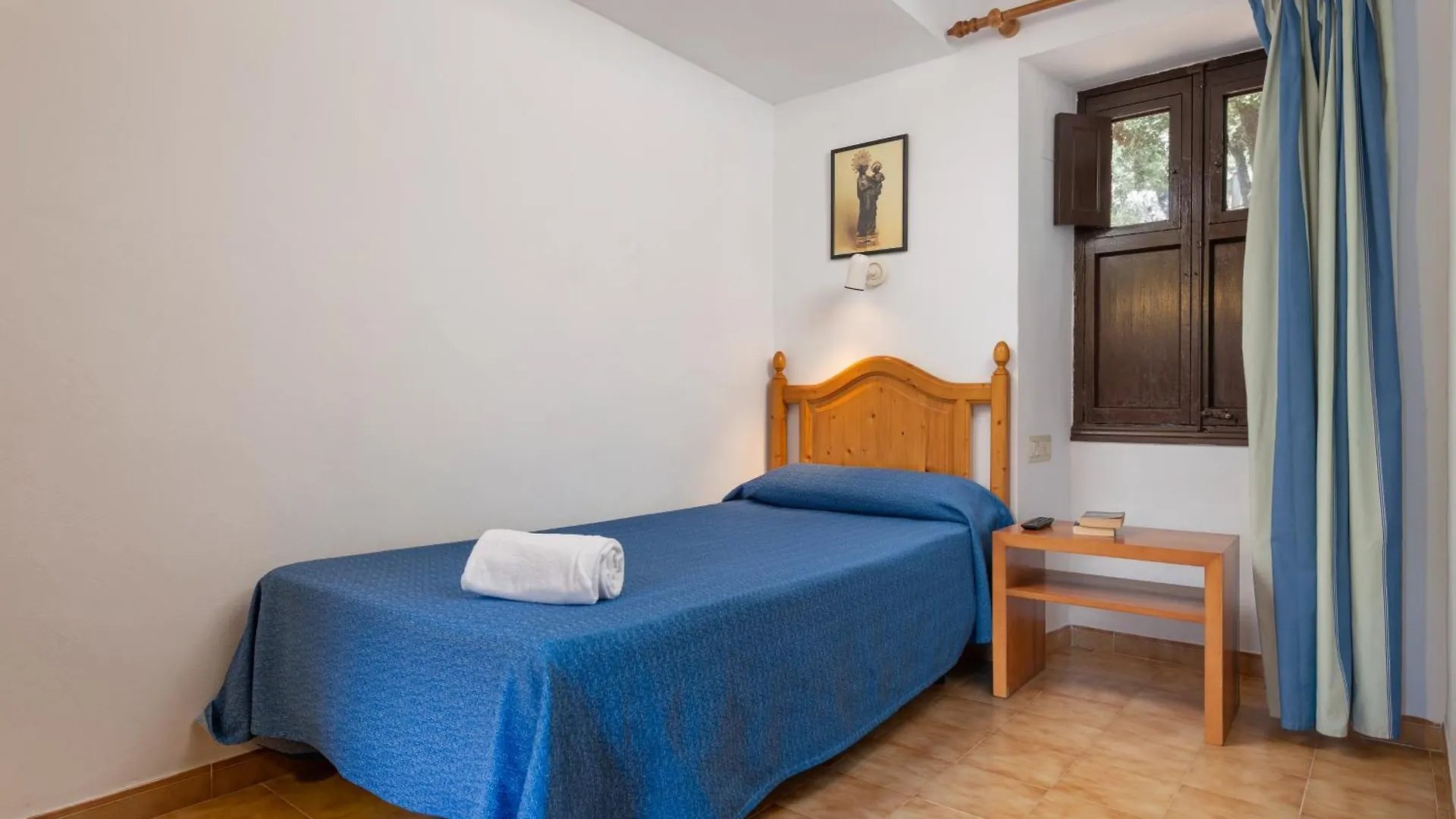 Hotel Santuari De Lluc 2*,