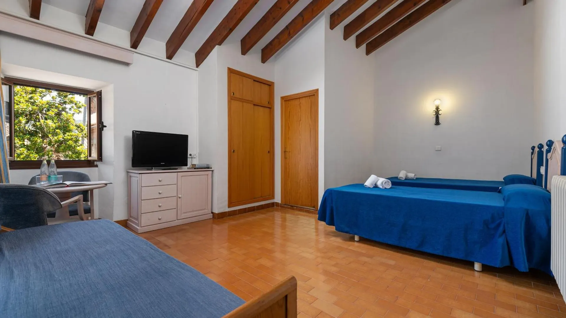 Hotel Santuari De Lluc 2*,